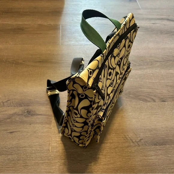 RARE! Orla Kiely Vintage Black and Cream Floral Backpack - Picture 2 of 14